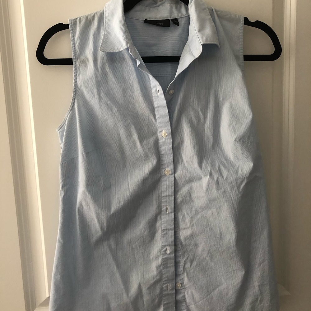 Sleeveless Collared Top
